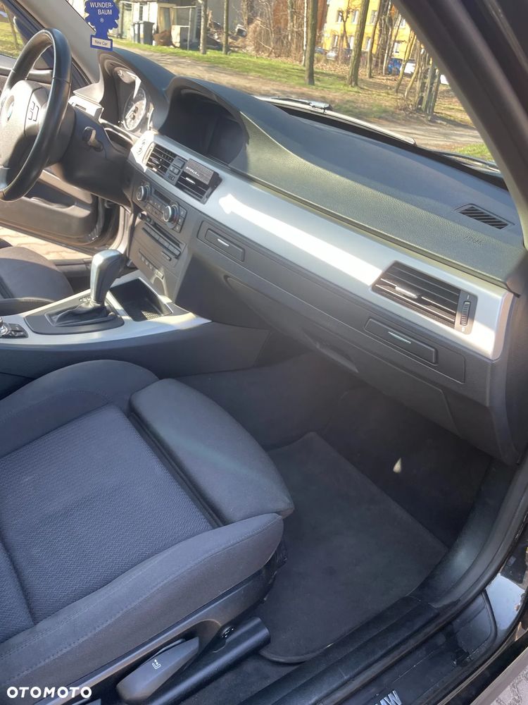 BMW Seria 3 320d xDrive DPF - 13