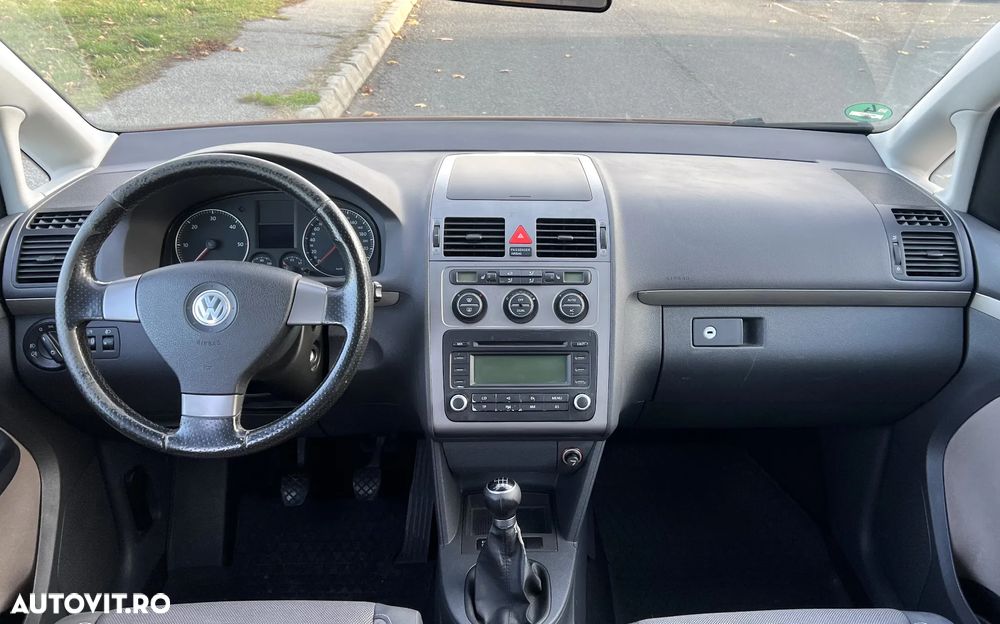 Volkswagen Touran 2.0 TDI DPF Cross - 10