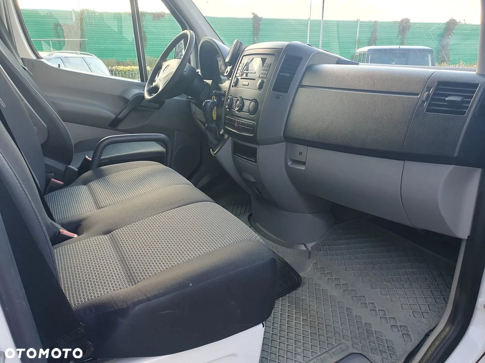 Mercedes-Benz Sprinter - 8
