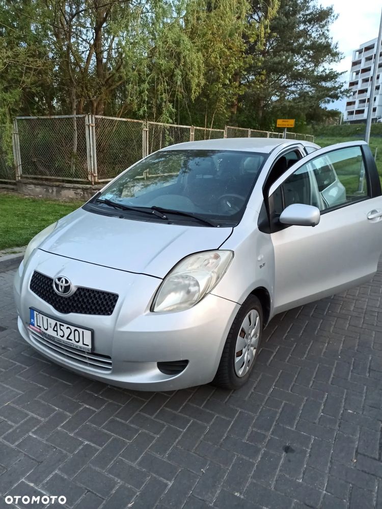 Toyota Yaris - 2