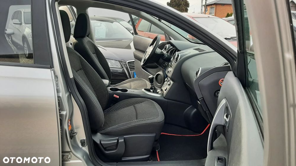 Nissan Qashqai+2 - 13
