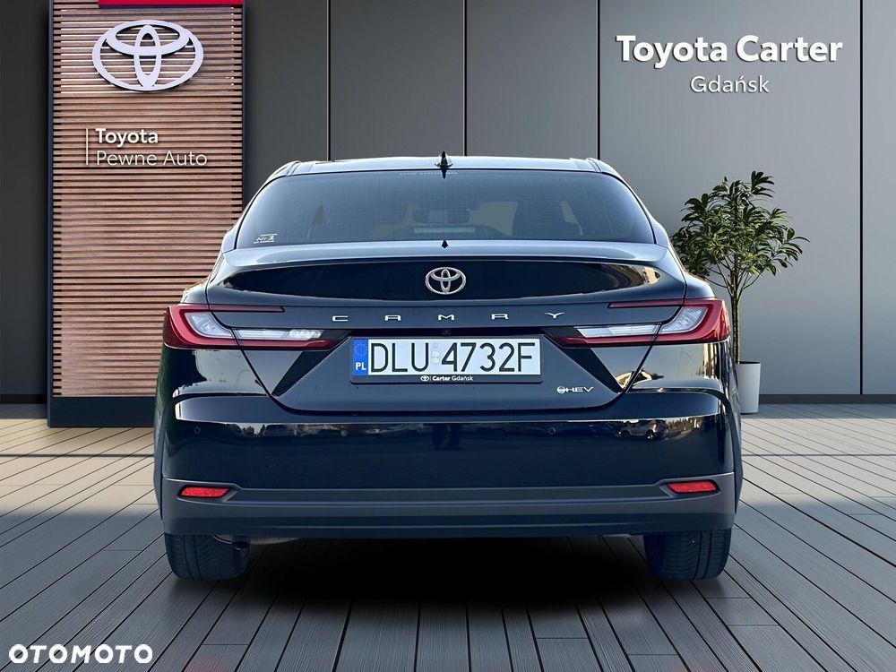 Toyota Camry - 5