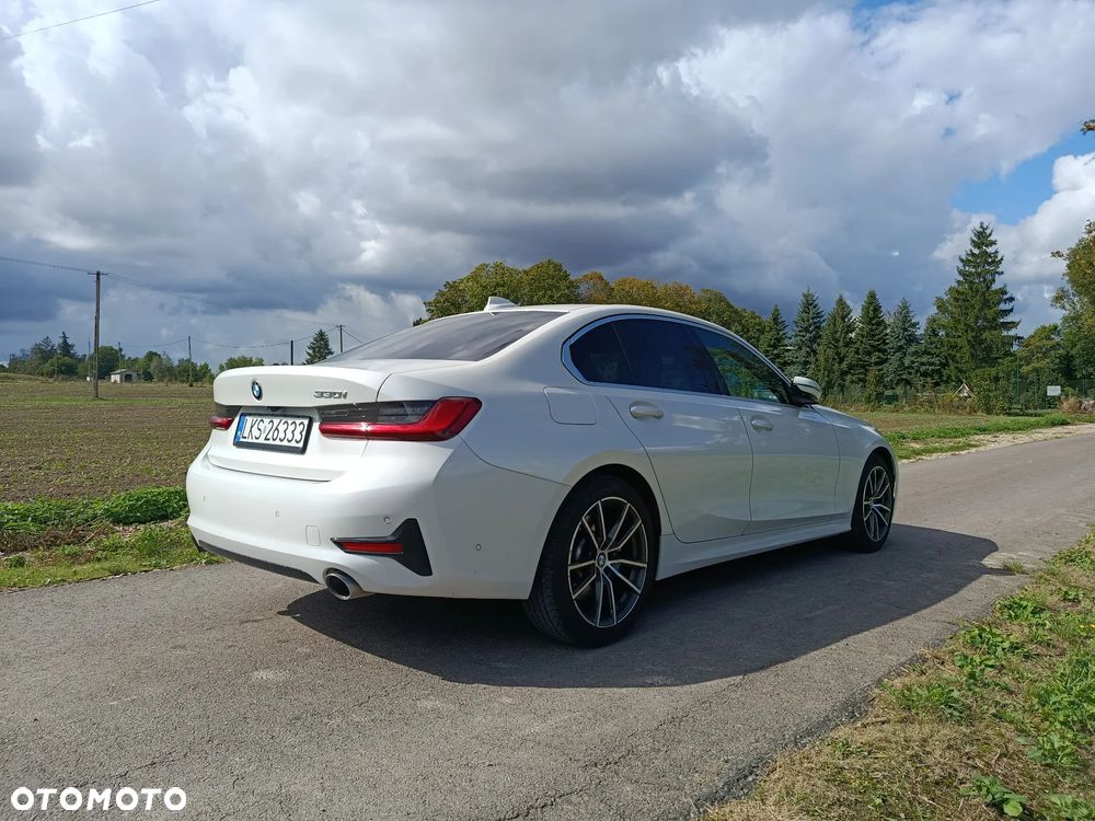 BMW Seria 3 330i Sport Line - 5