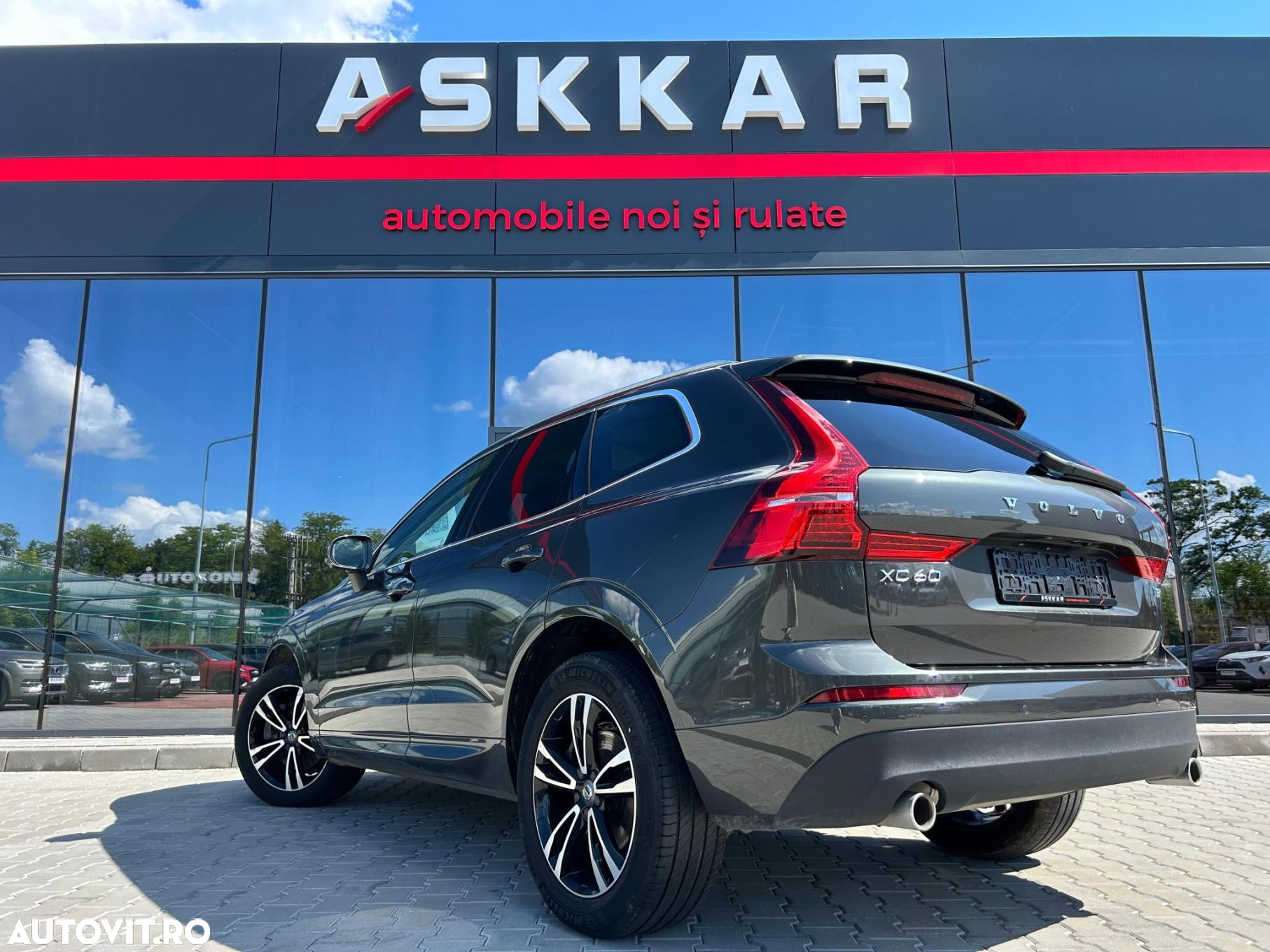 Volvo XC 60 T8 Twin Engine AWD Geartronic Momentum - 8