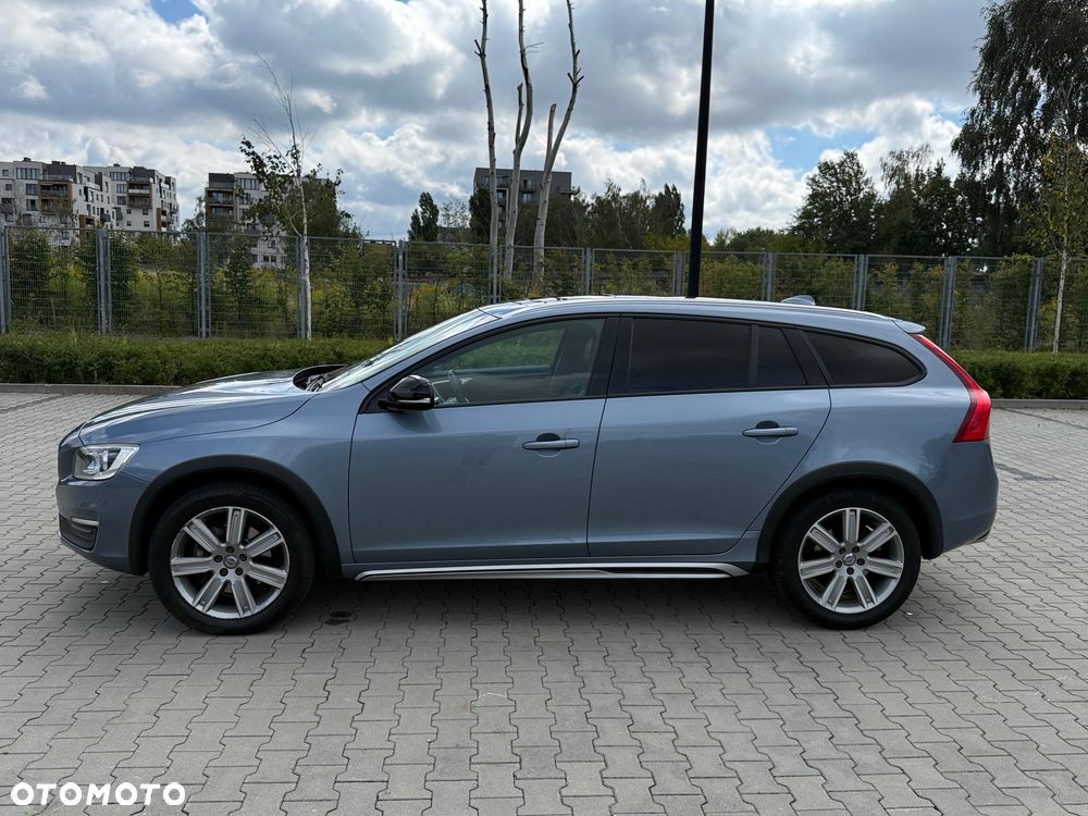 Volvo V60 Cross Country - 3