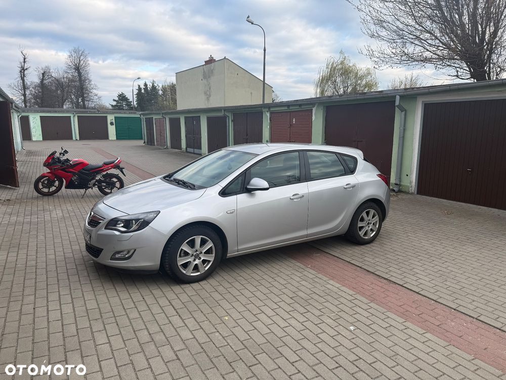 Opel Astra 1.6 Cosmo - 1