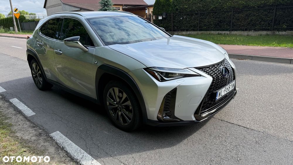 Lexus UX 250h F Sport 2WD - 8