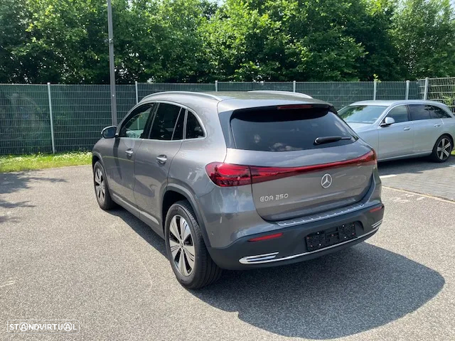 Mercedes-Benz EQA 250 - 5