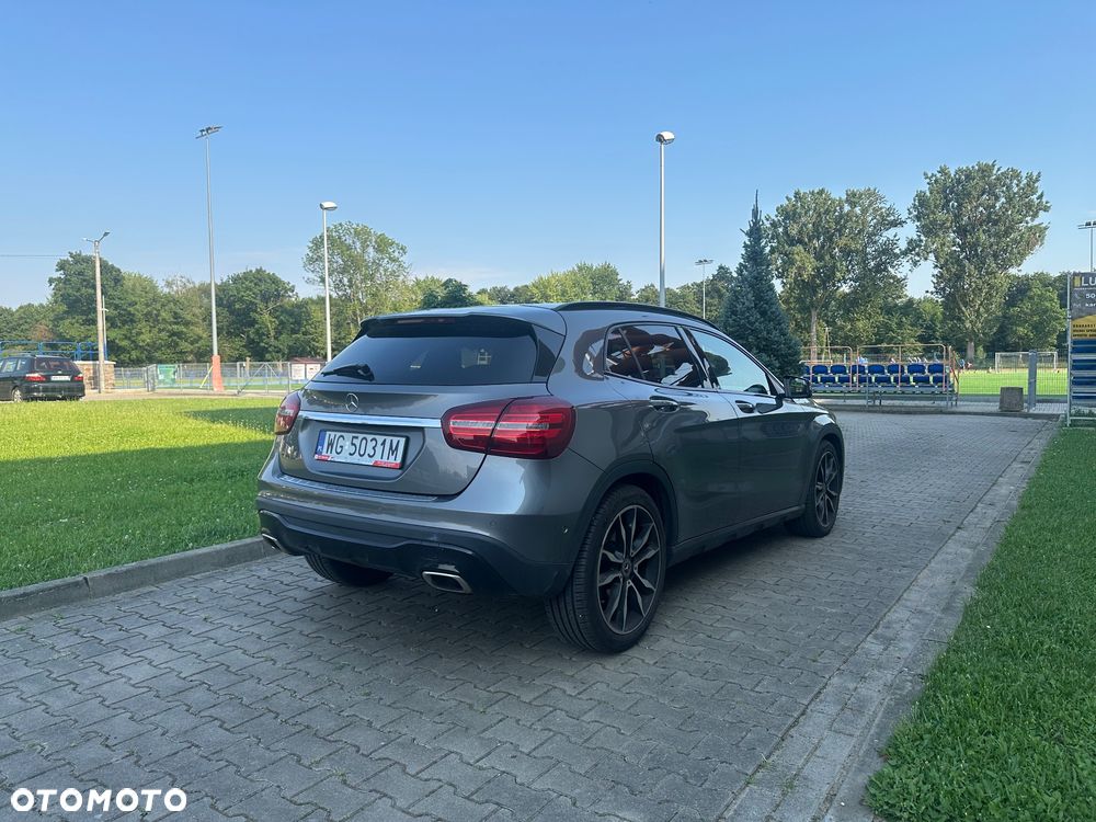 Mercedes-Benz GLA 200 7G-DCT Style - 5