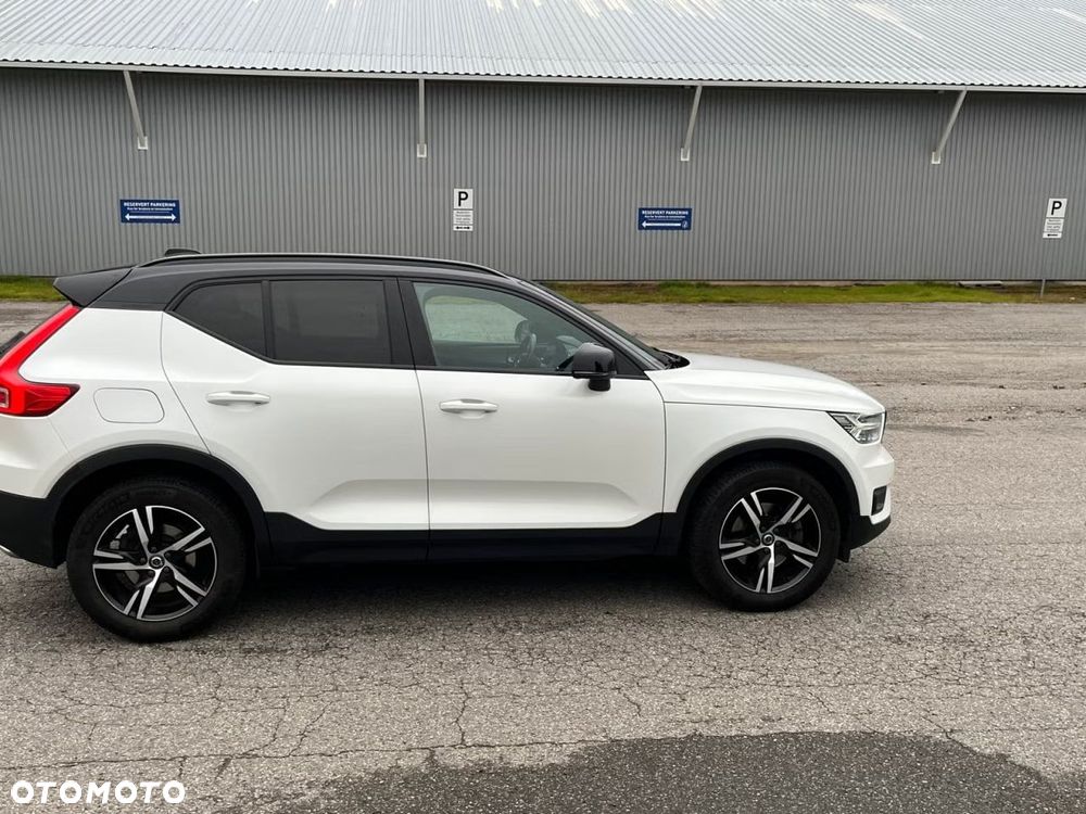 Volvo XC 40 D3 AWD Geartronic R-Design - 3