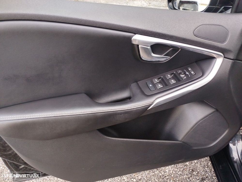 Volvo V40 2.0 D4 R-Design - 10