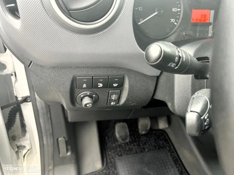 Citroën Berlingo 1.6 BLUEHDI ISOTERMICA - 13
