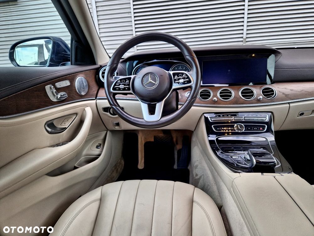 Mercedes-Benz Klasa E 450 4Matic 9G-TRONIC Exclusive - 34