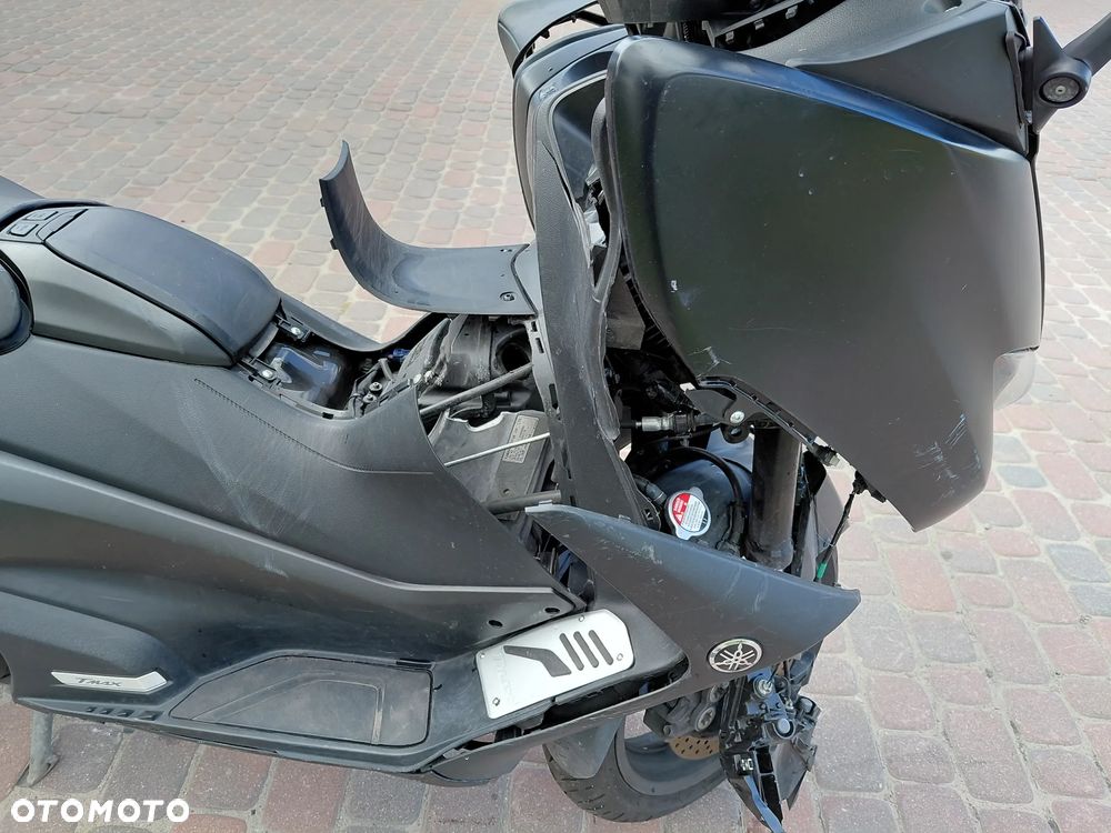 Yamaha Tmax - 10