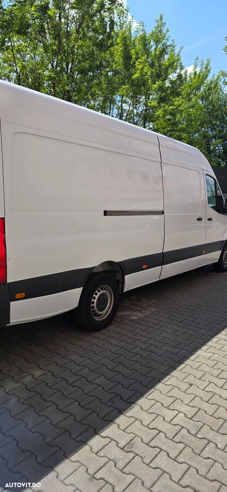 Mercedes-Benz Sprinter - 2