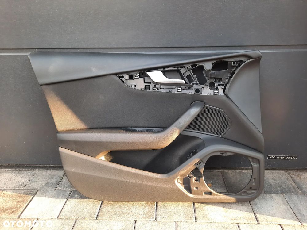 wnętrze  audi a4 b9 kombi - 7