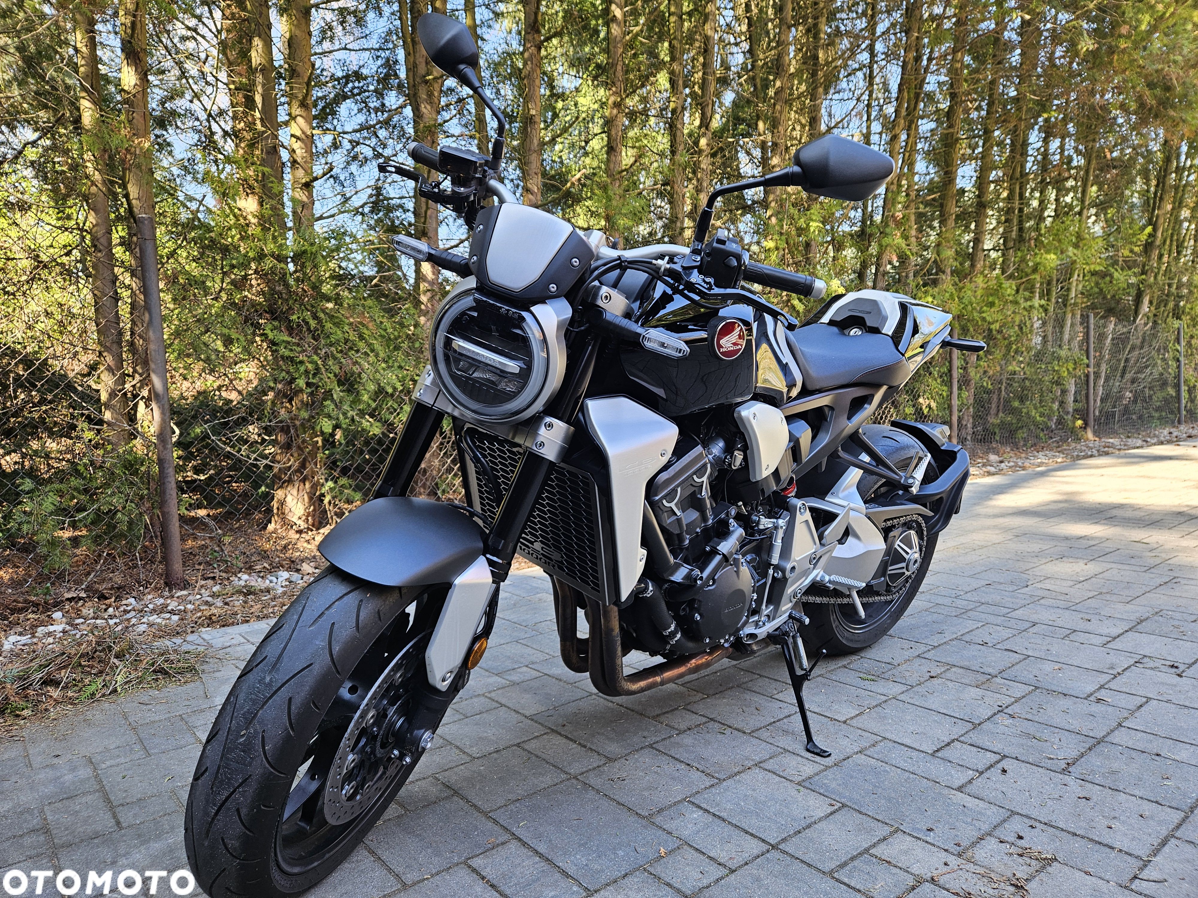 Honda CB - 1
