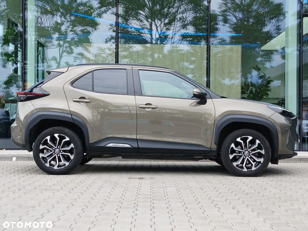 Toyota Yaris Cross Hybrid 1.5 Comfort 4x4 - 3