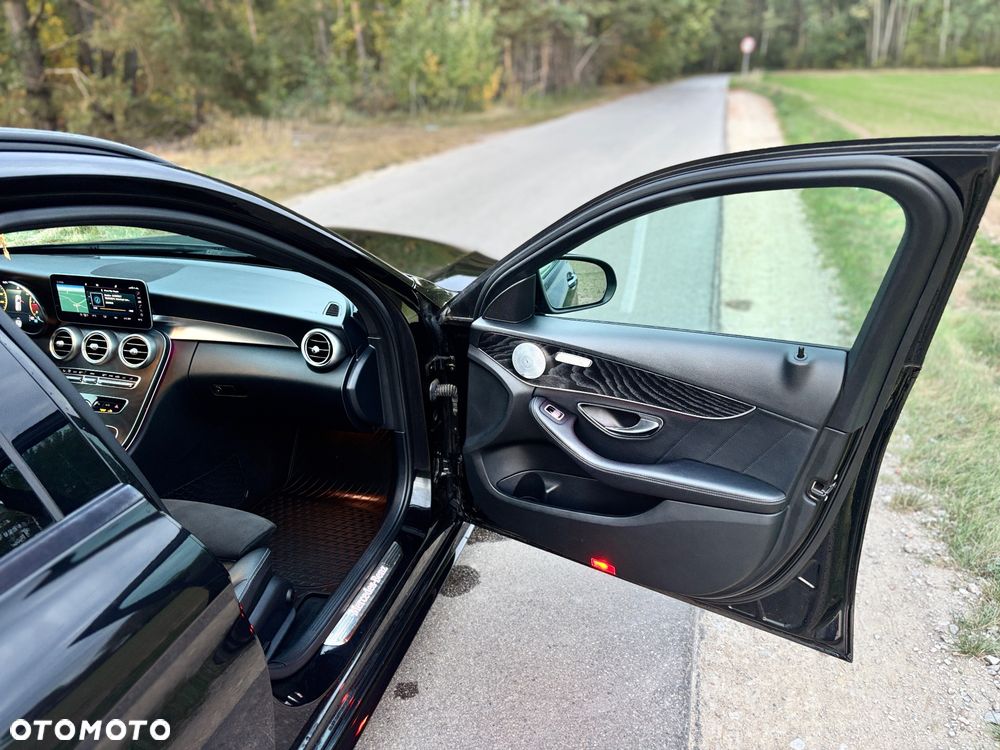 Mercedes-Benz Klasa C 220 d 9G-TRONIC AMG Line - 28
