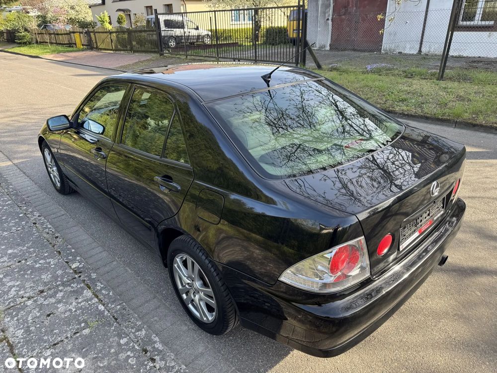 Lexus IS 200 Prestige - 12