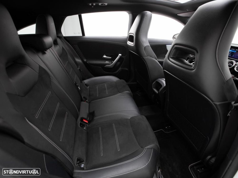 Mercedes-Benz CLA 250 e 8G-DCT AMG Line - 13