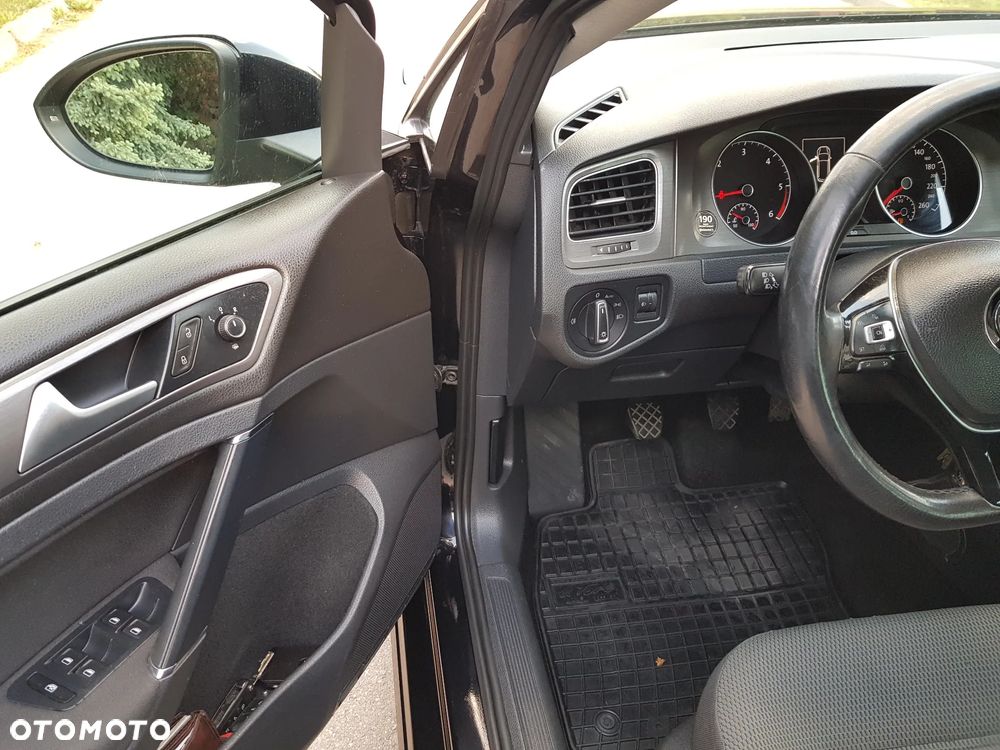 Volkswagen Golf 1.6 TDI BlueMotion Technology Comfortline - 22