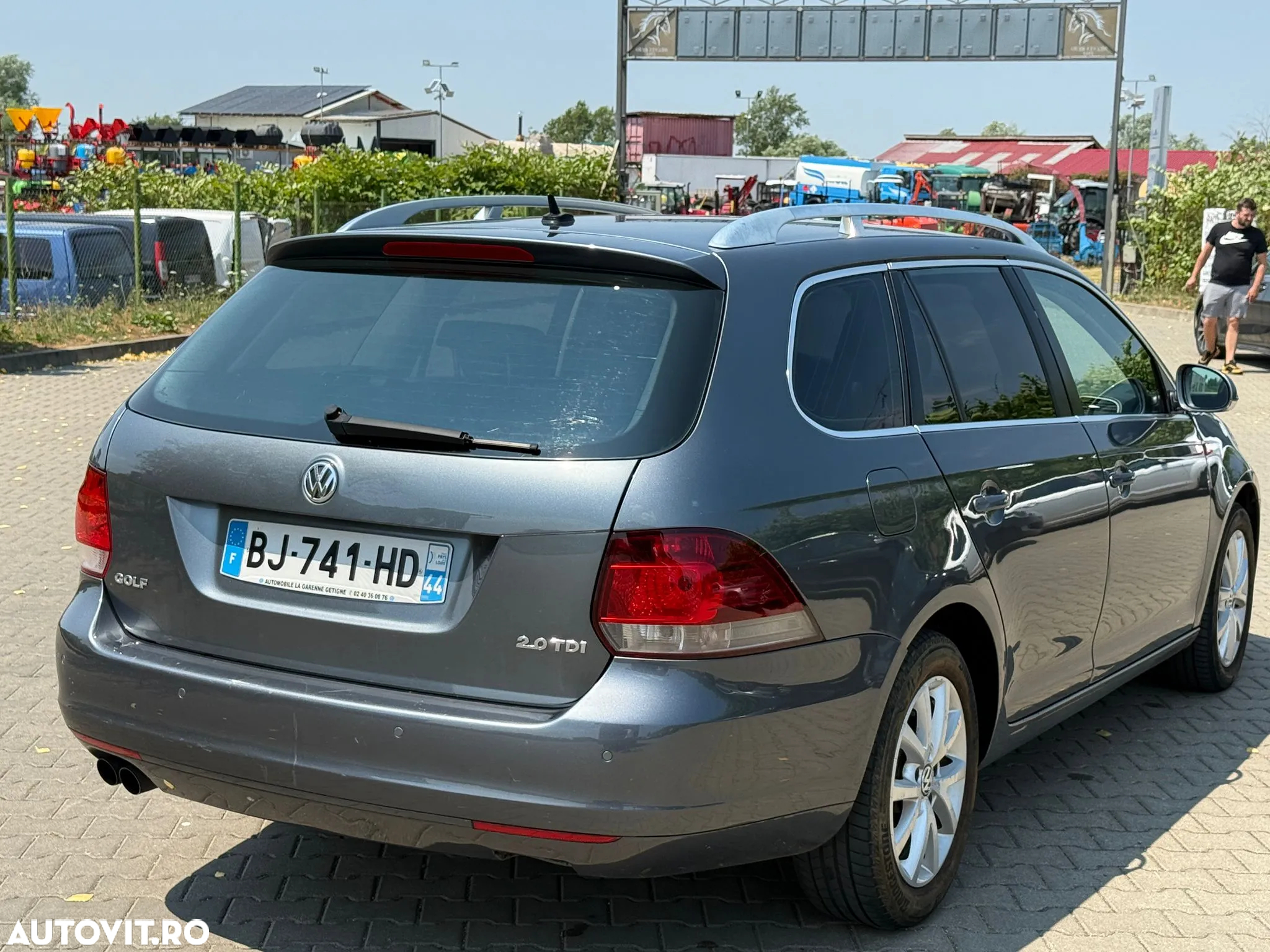 Volkswagen Golf 2.0 TDI Comfortline - 11