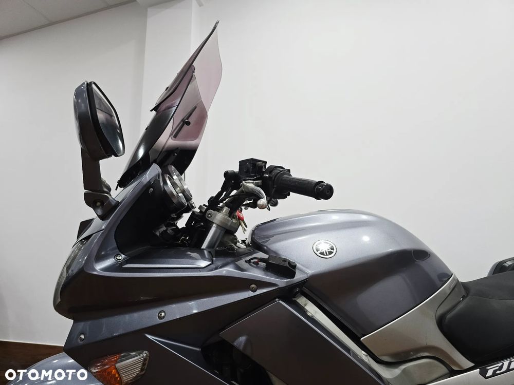 Yamaha FJR - 25