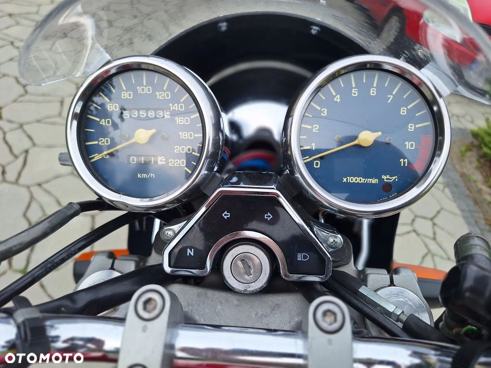 Yamaha XJ - 25