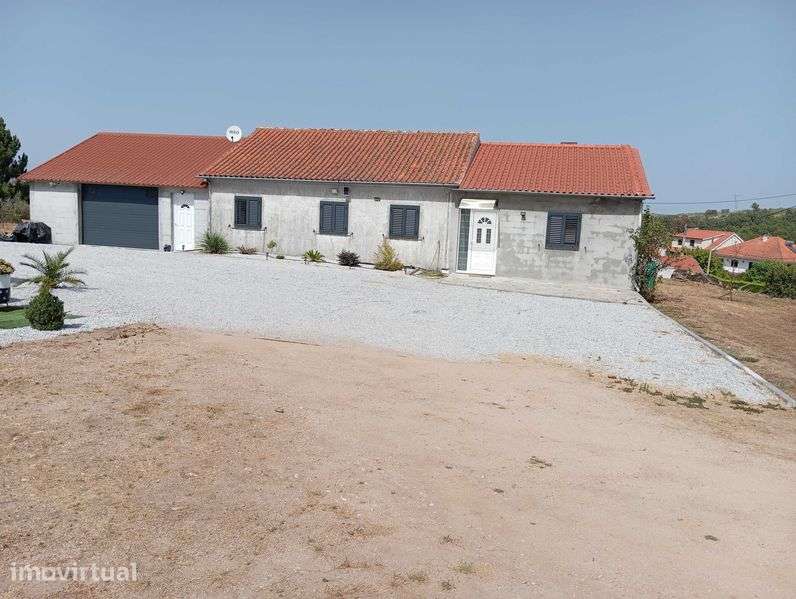 Casa com terreno
