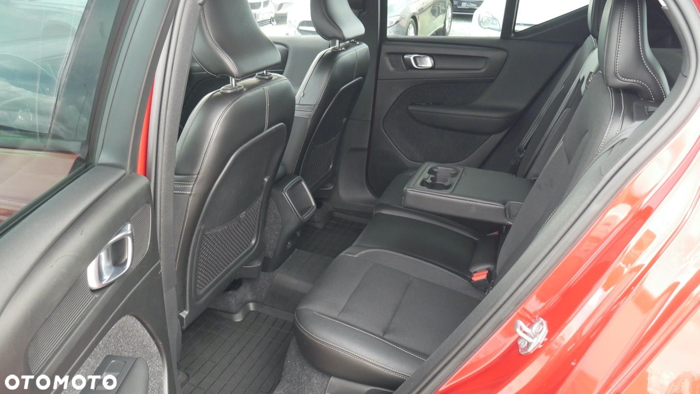 Volvo XC 40 - 18