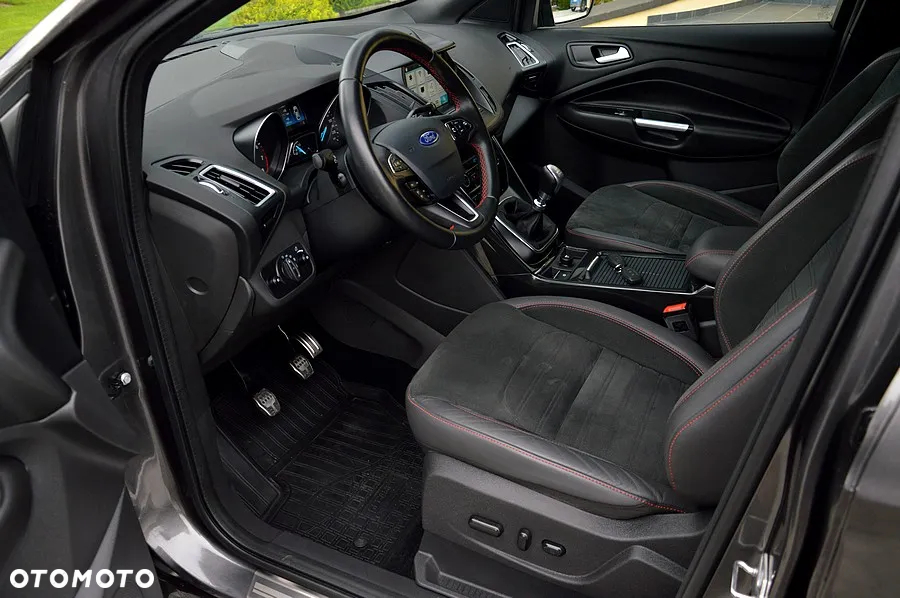 Ford Kuga 1.5 EcoBoost 2x4 ST-Line - 22