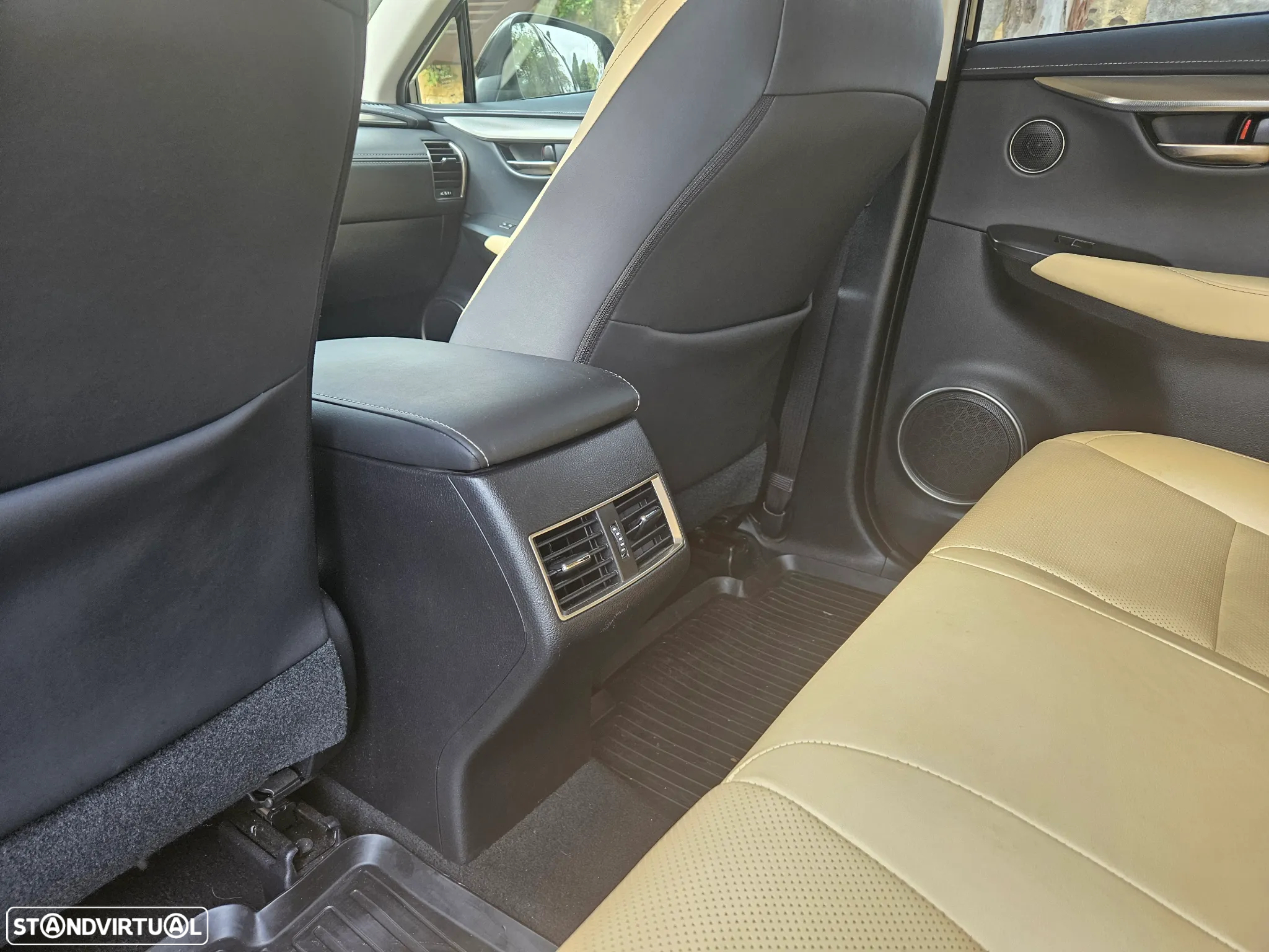 Lexus NX 300h Executive - 8