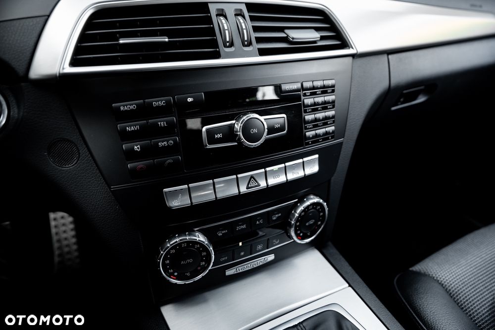 Mercedes-Benz Klasa C 180 BlueEFFICIENCY 7G-TRONIC Avantgarde - 35