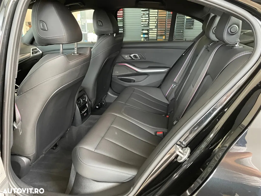 BMW Seria 3 330i xDrive AT - 18