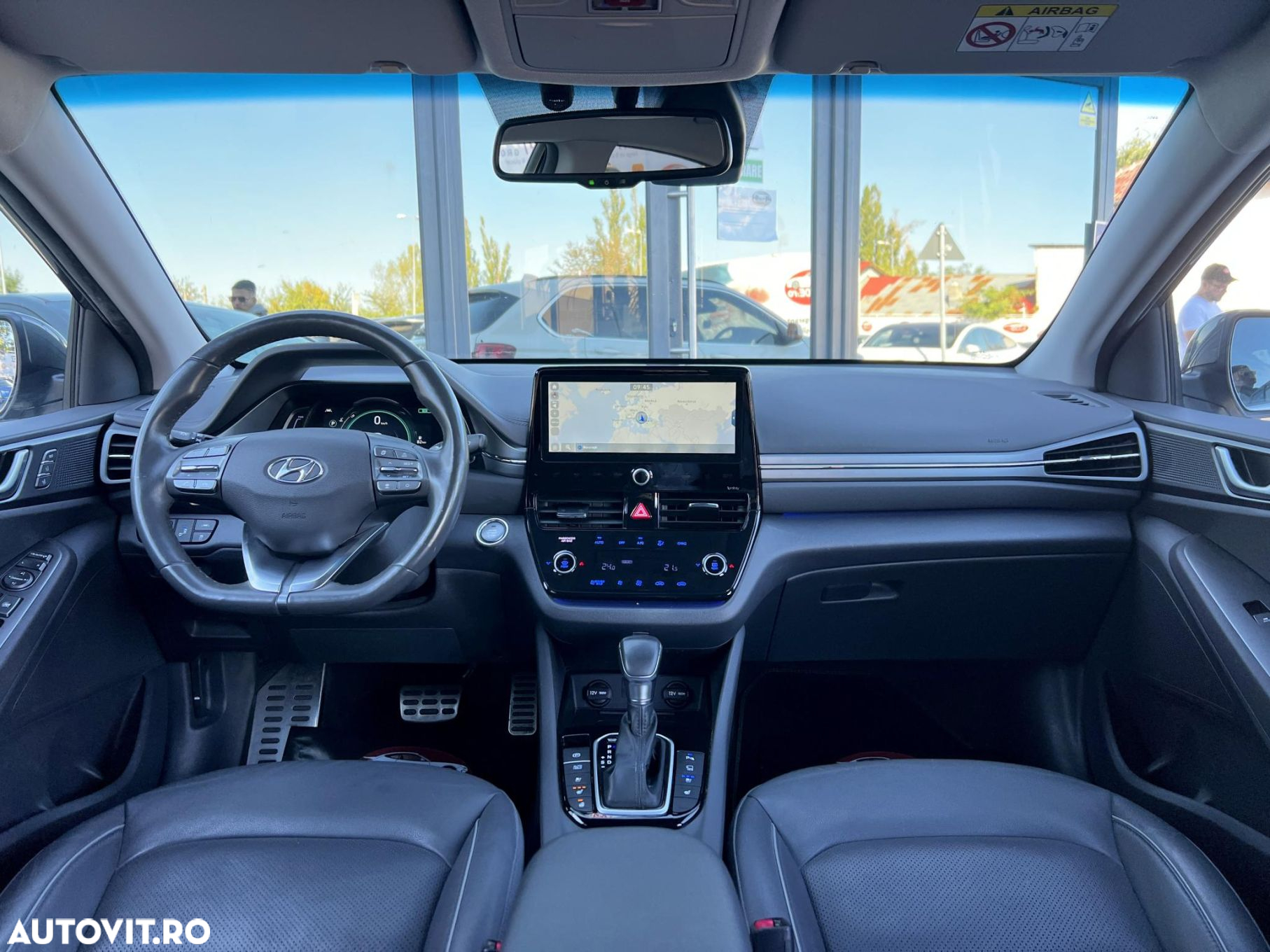 Hyundai IONIQ - 7