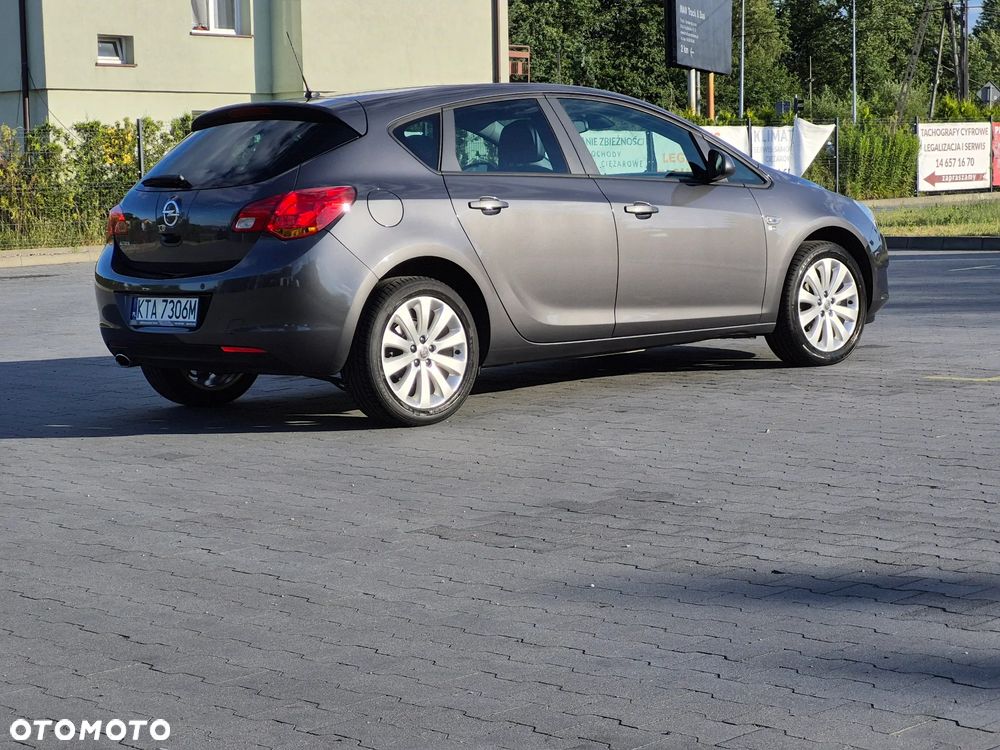 Opel Astra 1.4 Turbo - 4