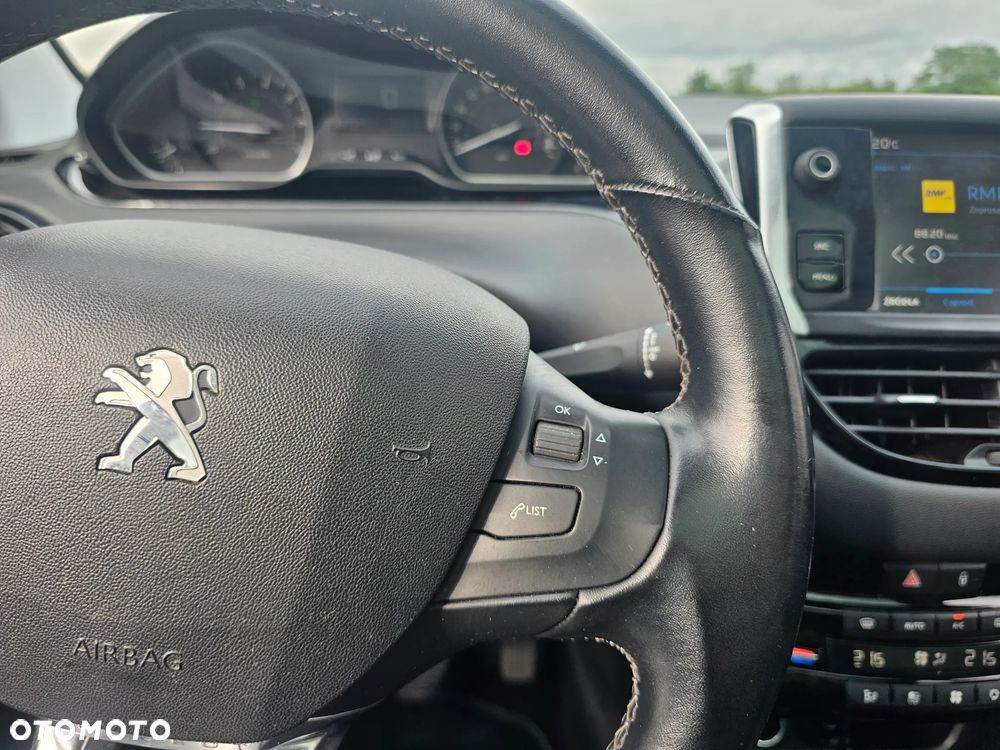 Peugeot 208 PureTech 82 Urban Move - 30