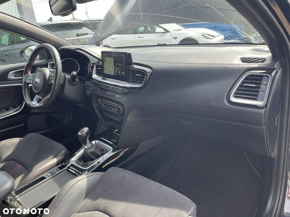 Kia ProCeed 1.6 T-GDI GT DCT - 11
