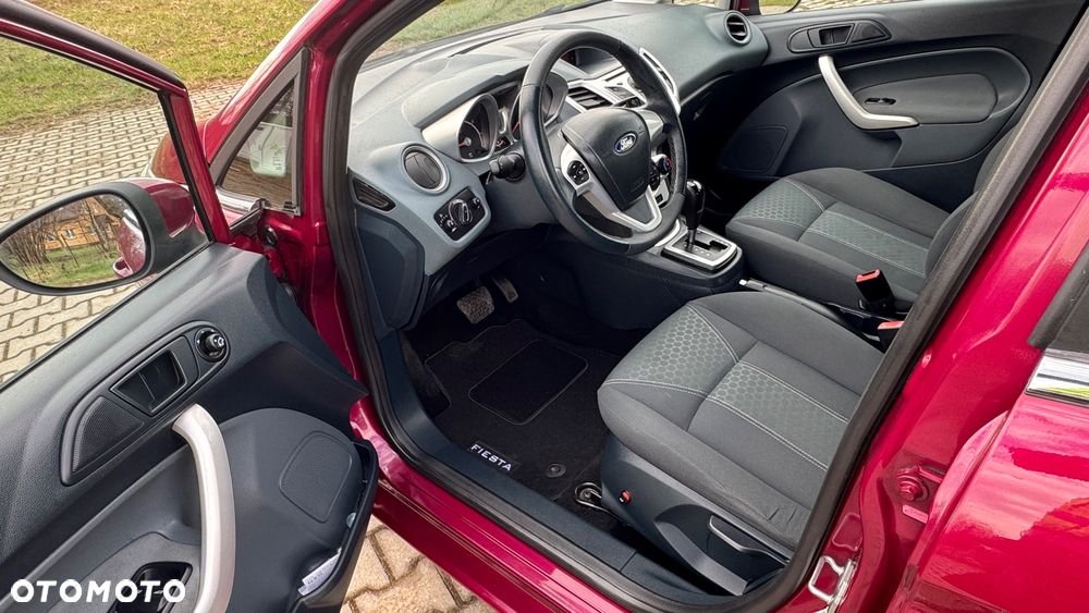 Ford Fiesta 1.4 Autom Champions Edition - 15