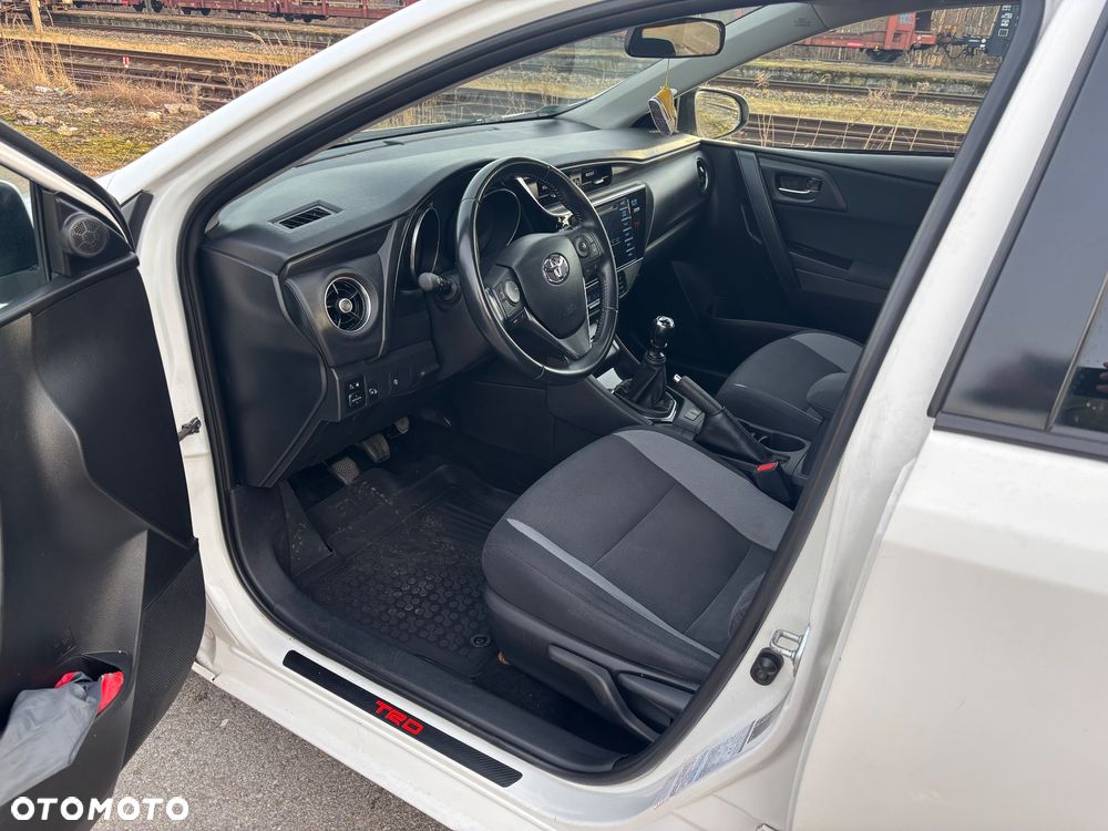 Toyota Auris 1.4 D-4D Dynamic - 13