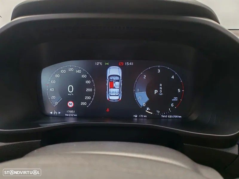 Volvo XC 40 2.0 D3 Inscription Geartronic — fotografia 20