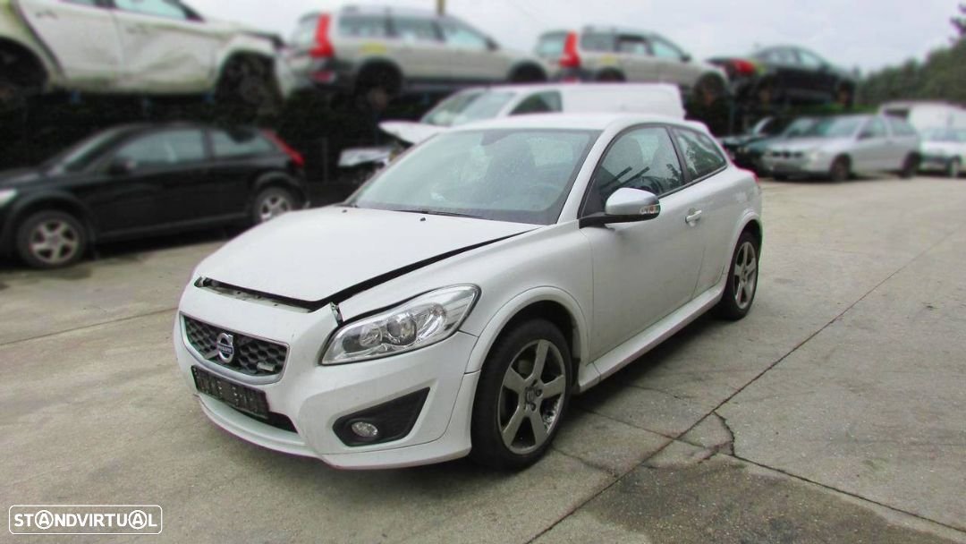 Volvo C30 1.6 D2 (115cv) de 2011 - Peças Usadas (7266) - 2