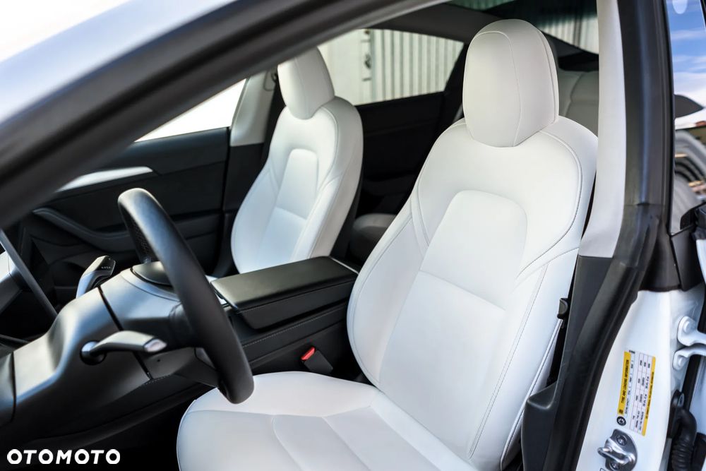 Tesla Model 3 AWD - 25