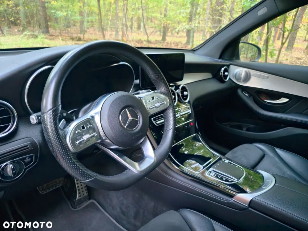 Mercedes-Benz GLC 300 d 4Matic 9G-TRONIC AMG Line - 21