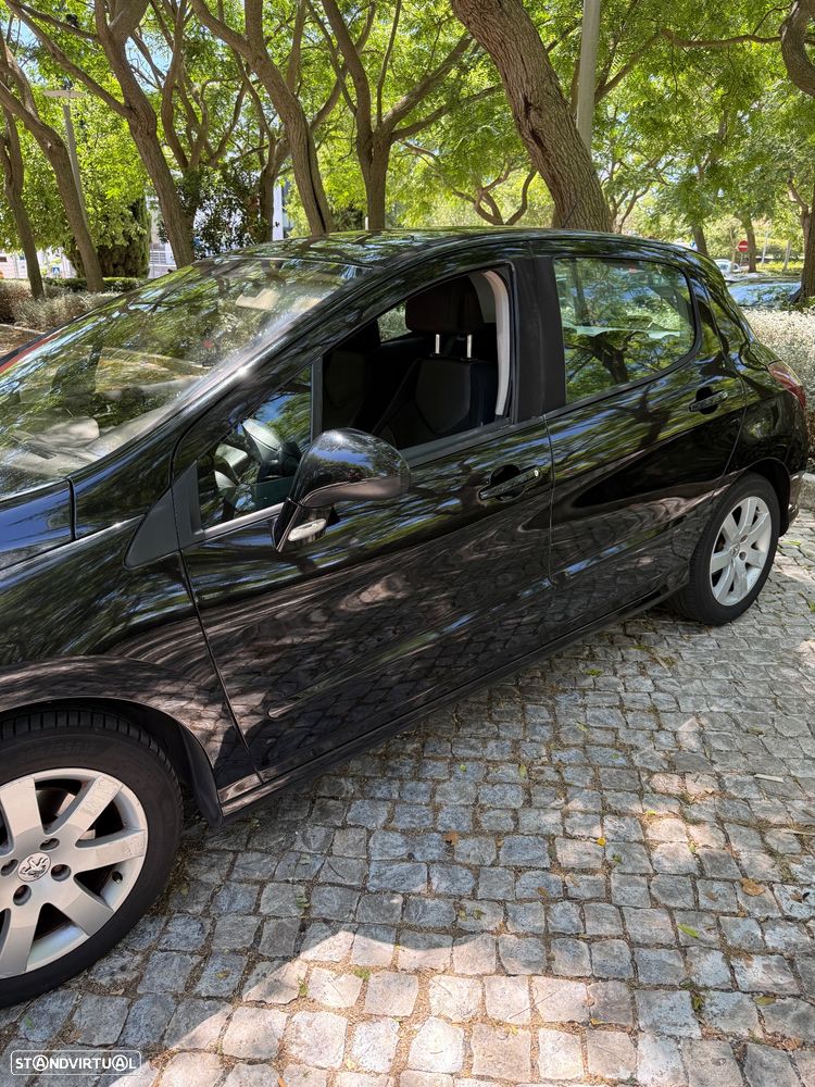 Peugeot 308 1.6 HDi Executive - 3