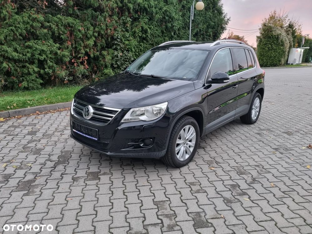 Volkswagen Tiguan - 1