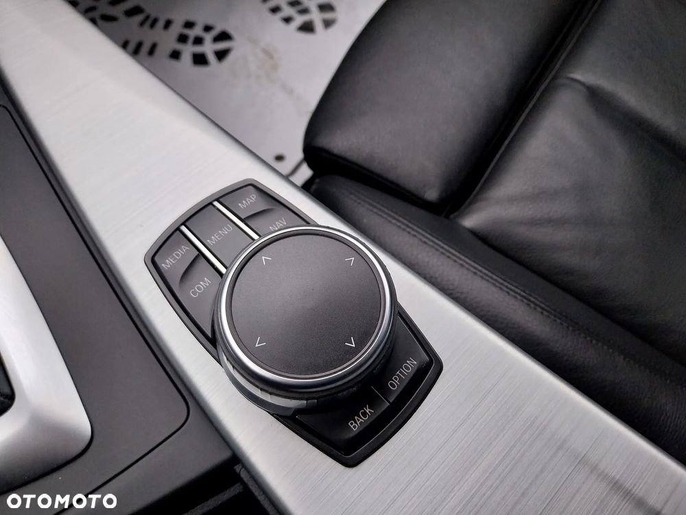 BMW Seria 3 320d Edition M Sport Shadow - 37