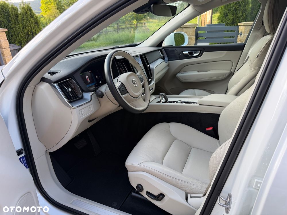 Volvo XC 60 B4 D AWD Plus Bright - 16