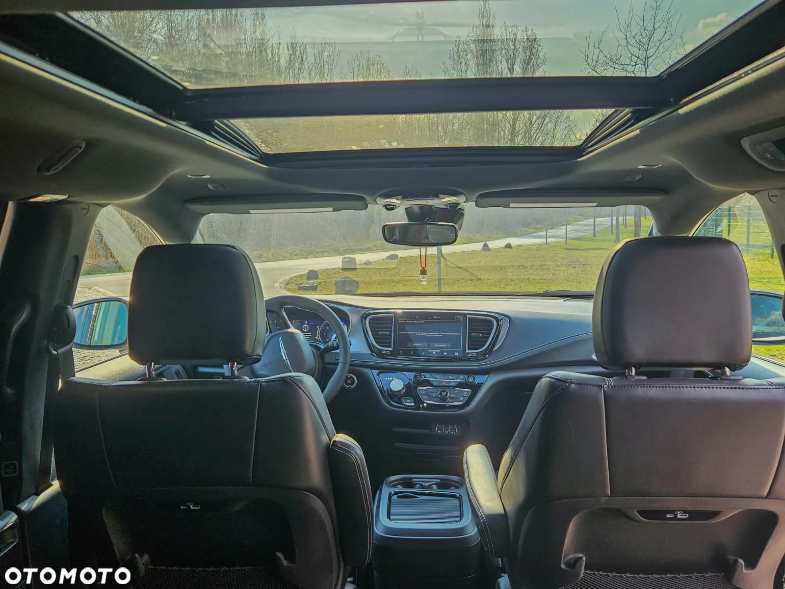 Chrysler Pacifica - 10